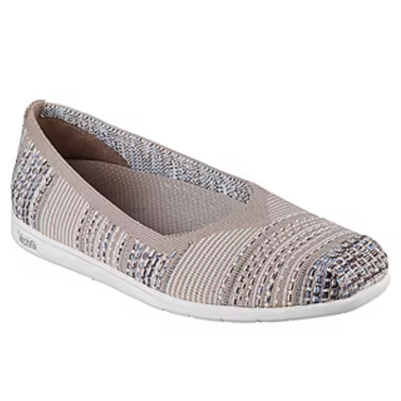 BOBS Arch Fit Women's Beige Slip-On - Picture 1 of 6
